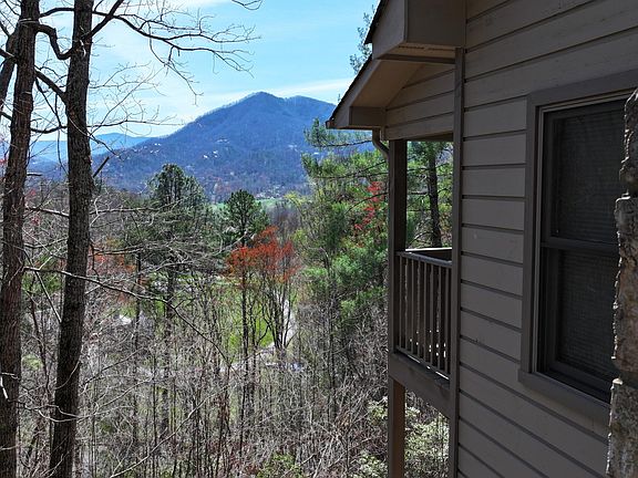3rd image of 4114 Rosencrans Ln