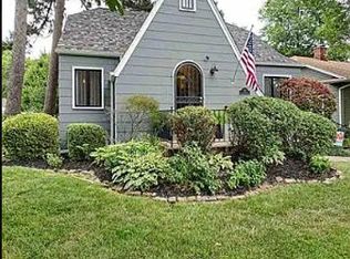 721 Ridgewood Ave, Davenport, IA 52803