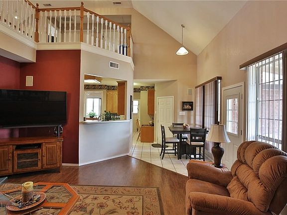 5th image of 229 Country Pl S