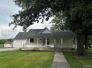 500 N Perrine St, Morrisonville, IL 62546