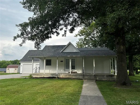 500 N Perrine St, Morrisonville, IL 62546