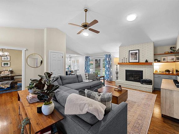 3rd image of 5331 Chapelford Ln