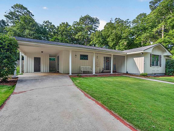 2nd image of 111 Dogwood Ln