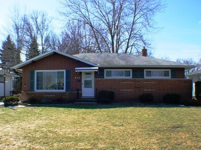 1st image of 907 Decker Dr
