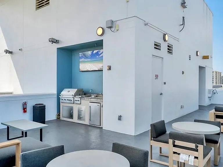 525 E Jackson St #706 — Photo 30