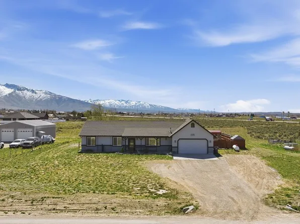 19 Lawndale Ct, Spring Creek, NV 89815