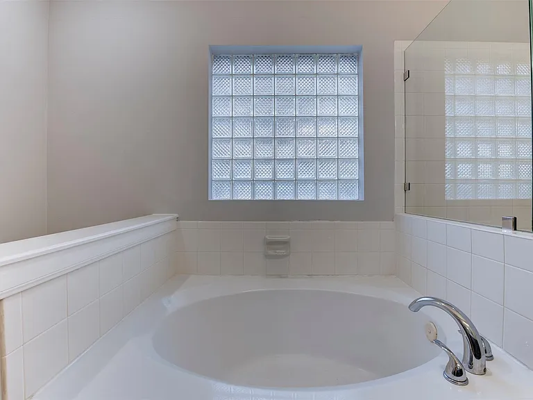 9026 Eaglecove Dr — Photo 26