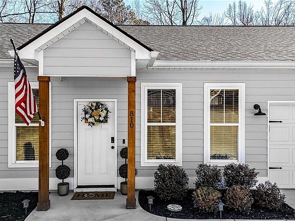 3rd image of 810 Shannon Circle Connector