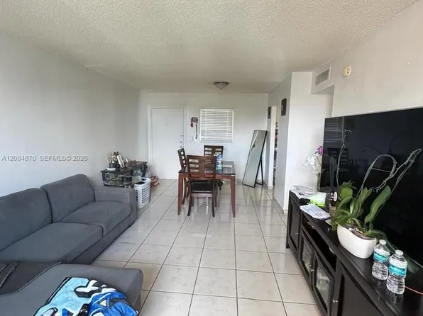 606 W 81st St, Hialeah, FL