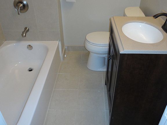 4th image of 2418 N Western Ave APT 1