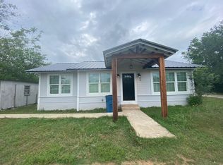 106 Weber St, Poth, TX 78147