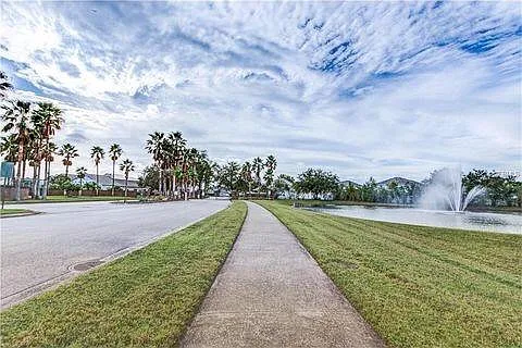 710 Lake Biscayne Way — Photo 17