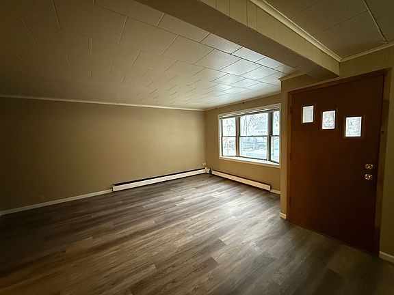 5th image of 239 Park St W APT 1