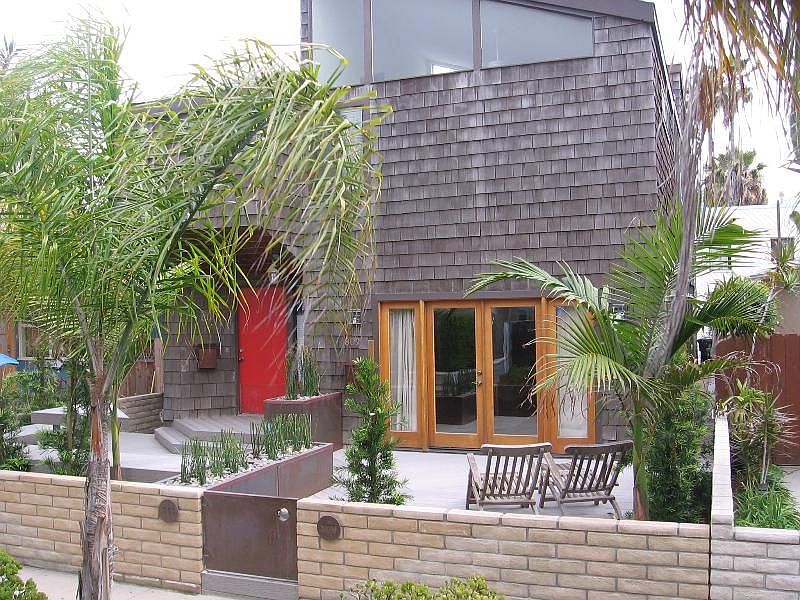 1st image of 809-11 Brighton Ct
