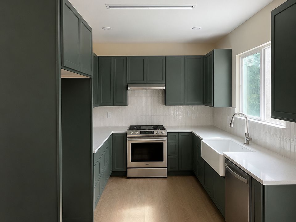 2nd image of 6860 Longridge Ave