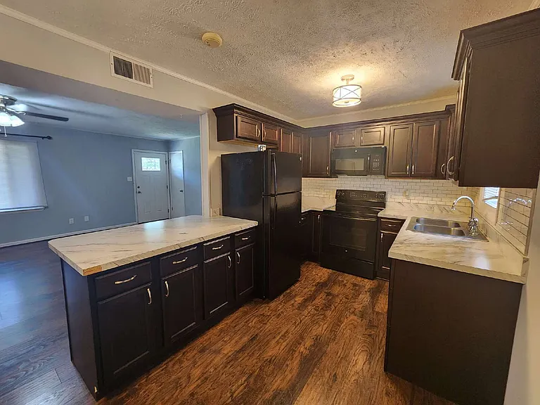 2296 Ridge Manor Dr — Photo 3