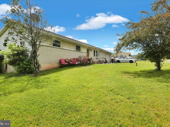 88 Spruce Ave, Birdsboro, PA 19508
