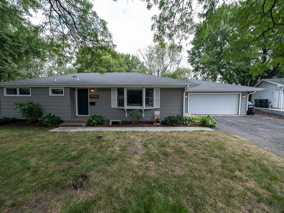 1st image of 8827 Penn Lake Cir