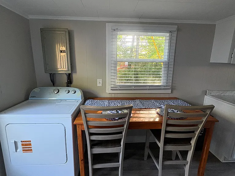 407 1/2 Gaston Ave — Photo 5