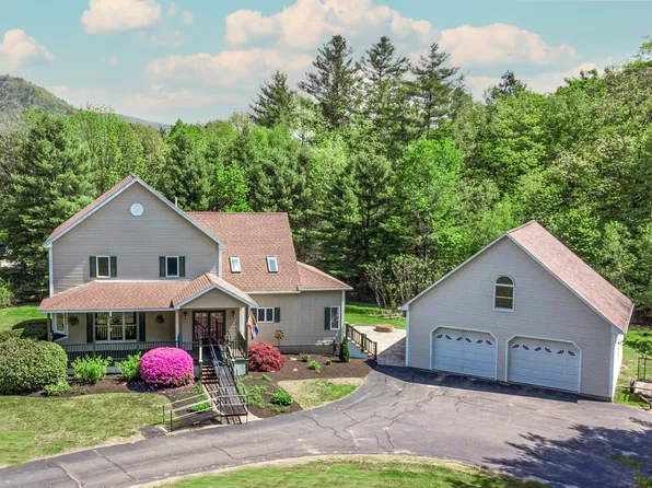 7 E Buckland Rd, Shelburne Falls, MA 01370