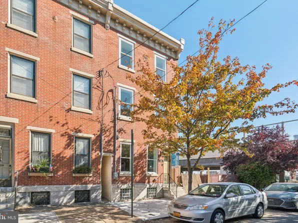 1023 E Palmer St, Philadelphia, PA 19125