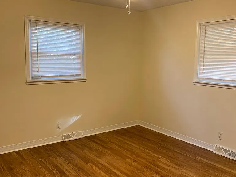 1001 Logan Ave — Photo 12