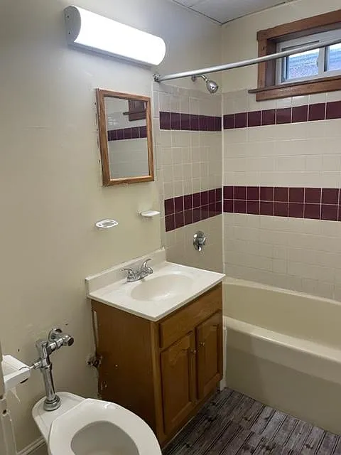 2 bed, 800 sqft, $1,050 — Photo 2