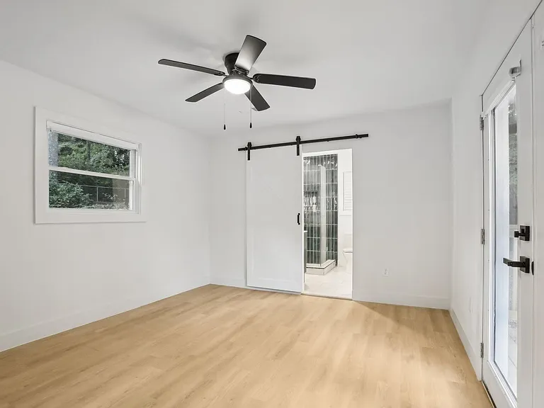 1758 Emerald Ave SW — Photo 2