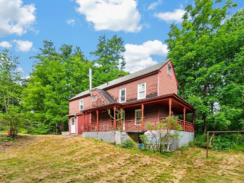 1st image of 542 Wanoosnoc Rd #R