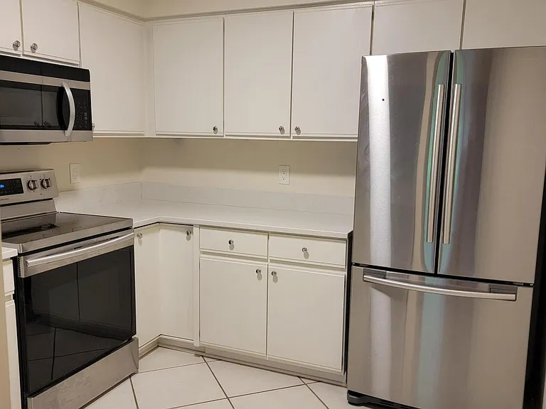 2910 Sea Hawk Dr — Photo 3