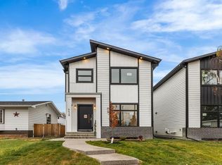 4418 S 8th Ave SW, Calgary, AB T3C0G7