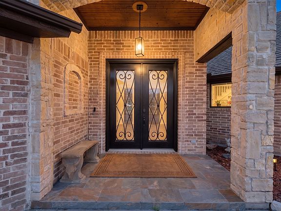 2nd image of 5014 Largo Dr