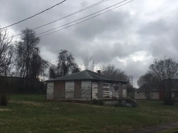 214 Pennsylvania Ave, Rutherfordton, NC 28160