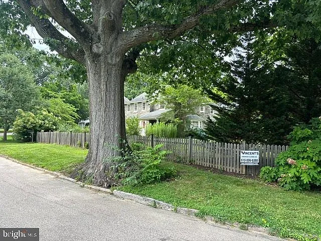 471 Athens Ave — Photo 42