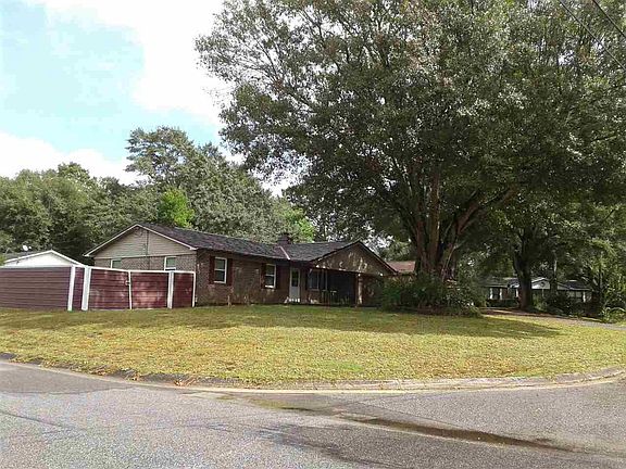 5th image of 1126 Woodlake Dr