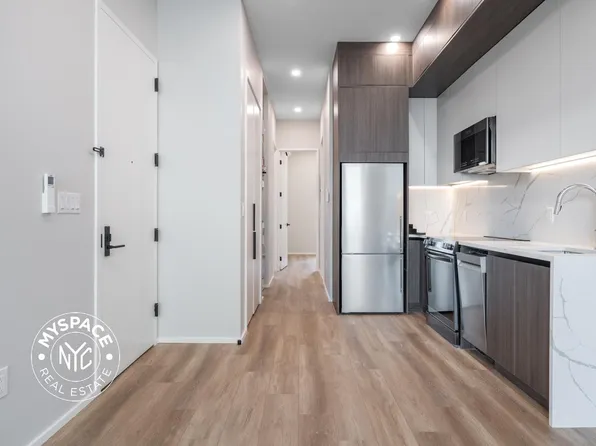 461 Myrtle Avenue image 3 of 13