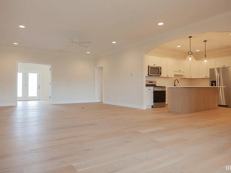 3018 White Oak Trl — Photo 3