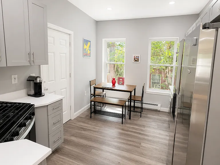 29 Lambert St #4 — Photo 3