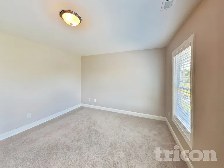 70 Hilldebrant Dr — Photo 11