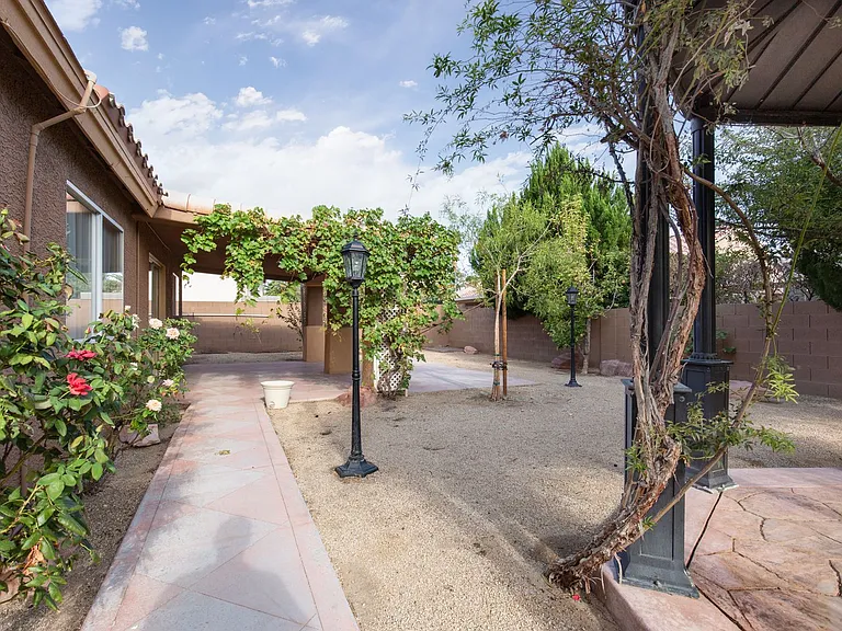 7900 White Grass Ave — Photo 8