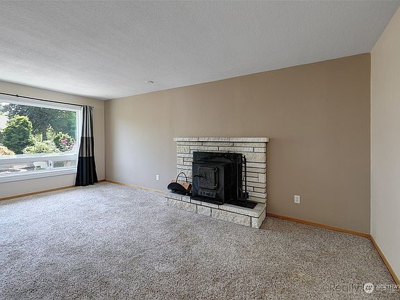 5th image of 5515 NE 46th Avenue W