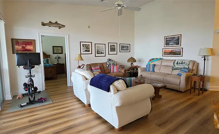 222 Lewis Cir #142 — Photo 5