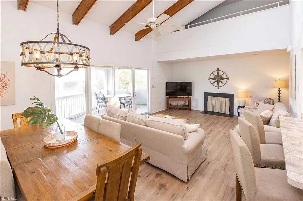 4 bed, 2.5 bath, 2409 sqft, $2,900 — Photo 1