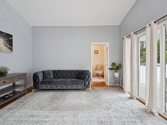 3rd image of 5254 Don Pio Dr