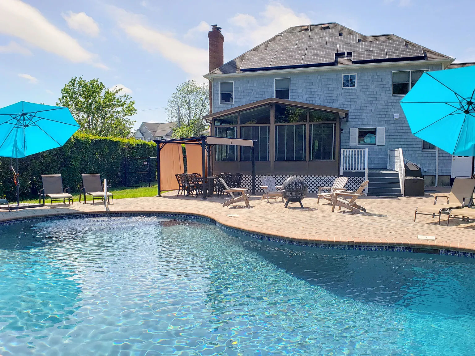 Stunning New Reno, Pool, Bay Beach, Pet Possible — Photo 2