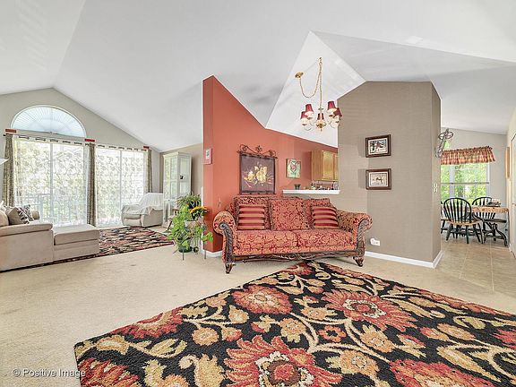 3rd image of 371 Ashford Cir Unit 3