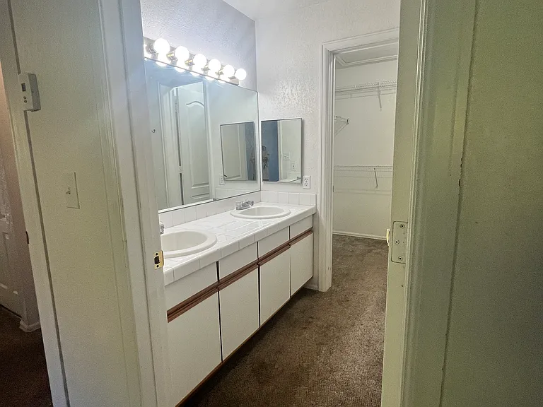 8206 Elk Ln — Photo 7