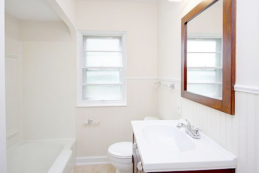 3rd image of 2080 E 228th St