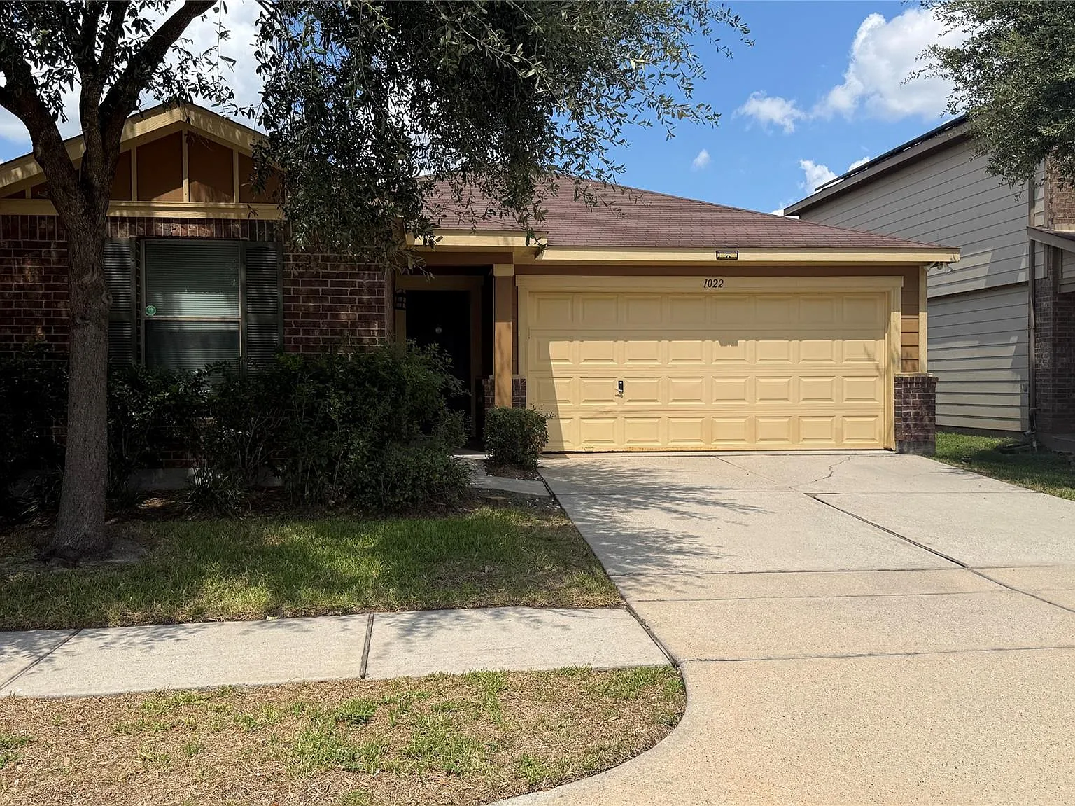 3 bed, 2.0 bath, 1668 sqft, $1,695 — Photo 1