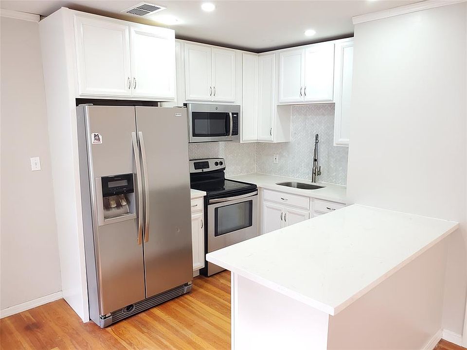 1st image of 520 W Bell St #1